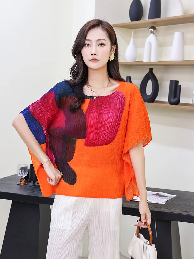 Miyake 2025 verão nova onda borda fenda de manga curta camiseta feminina manga morcego em torno do pescoço solto topo de manga curta