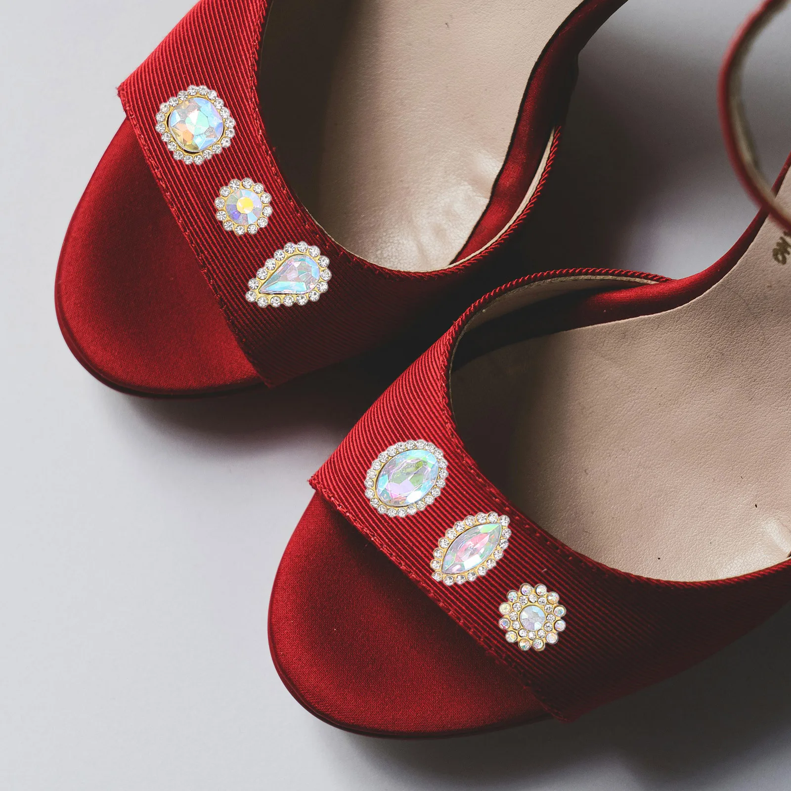 

100Pcs DIY Sunflower Hair Clip Rhinestones Hand Sewing Acrylic Decorative Rhinestone Flowers for Clothing Accessories