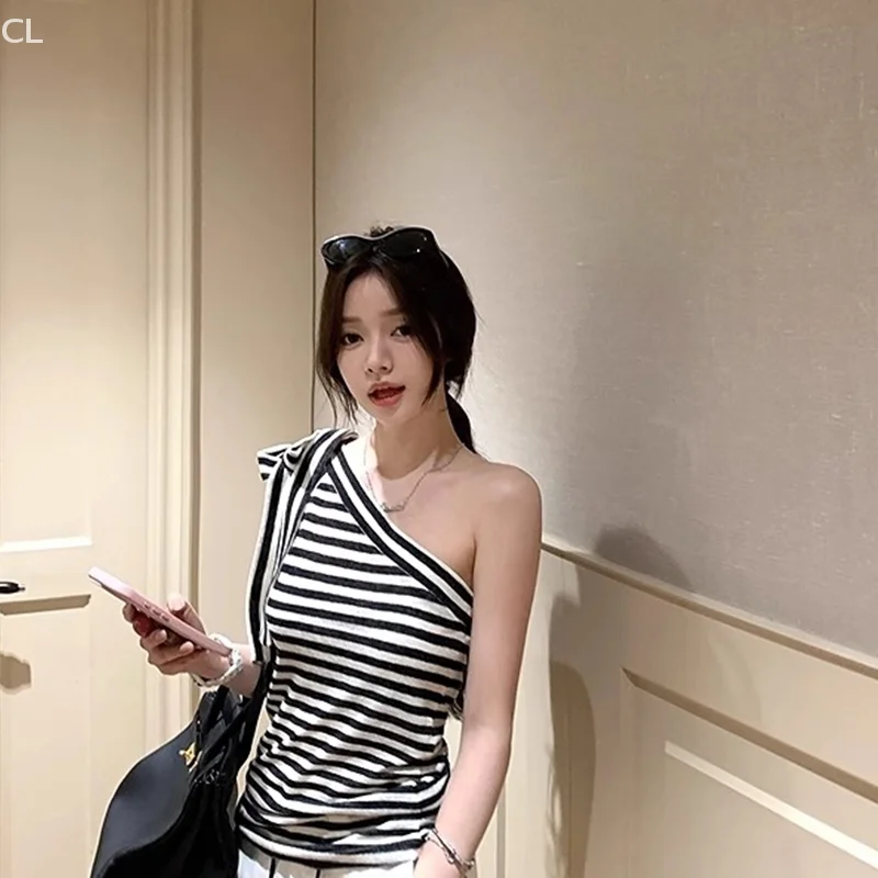 

Women's Summer Korean Ins Web Style Design Sexy And Niche Diagonal Shoulder Striped Vest Camisole Top