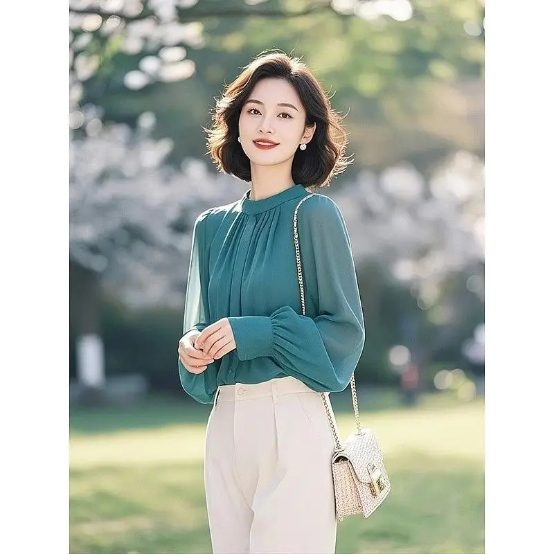 

French Round Neck Shirt for Women 2025 Spring New Lantern Sleeve Top