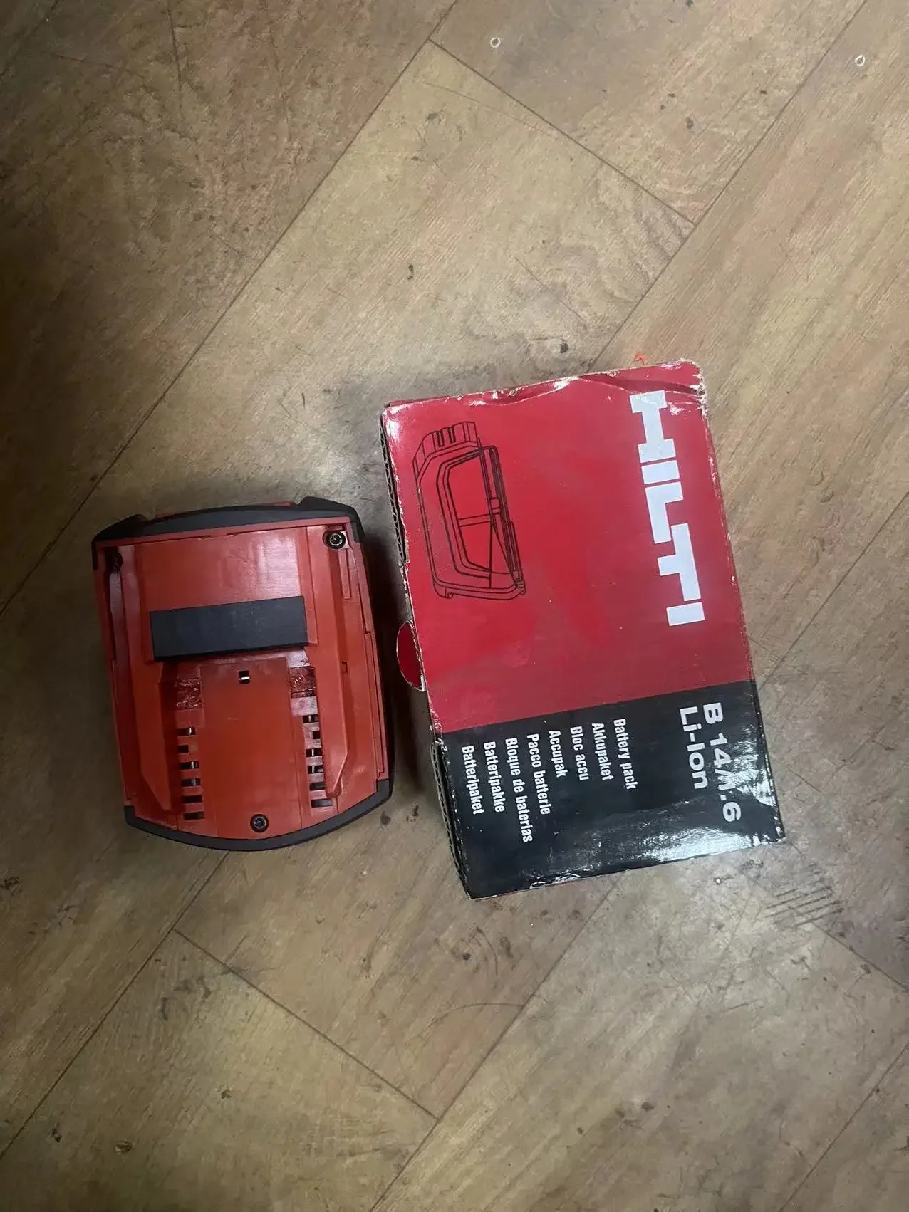 USED HILTI 14.4V 1.6AH IN PERFECT WORKING ORDER. SECOND HAND