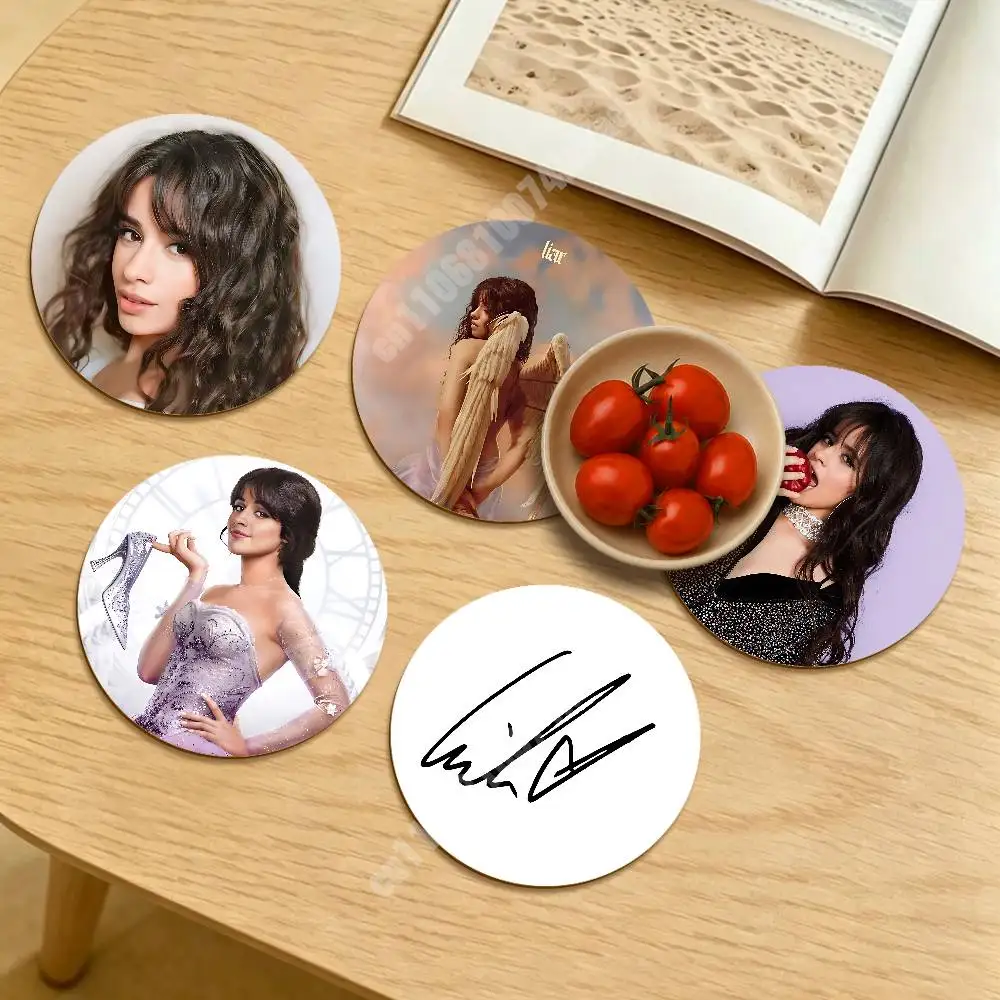 Posavasos Redondo C-Camila Liar C-Cabello Cielo y Tierra para Bebidas, Decoración Moderna para el Espacio de Trabajo, Estilo de Vida Sostenible