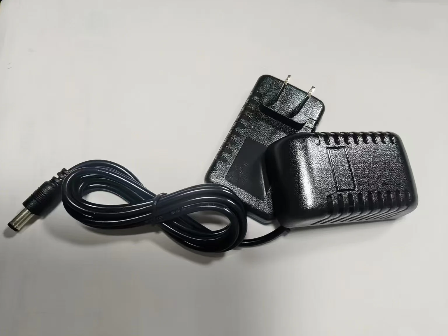 1pc Plastic Electric Adapter with Wire Plug Diversion Safe Covert Secret Compartment Secret Stash Box For Store Money