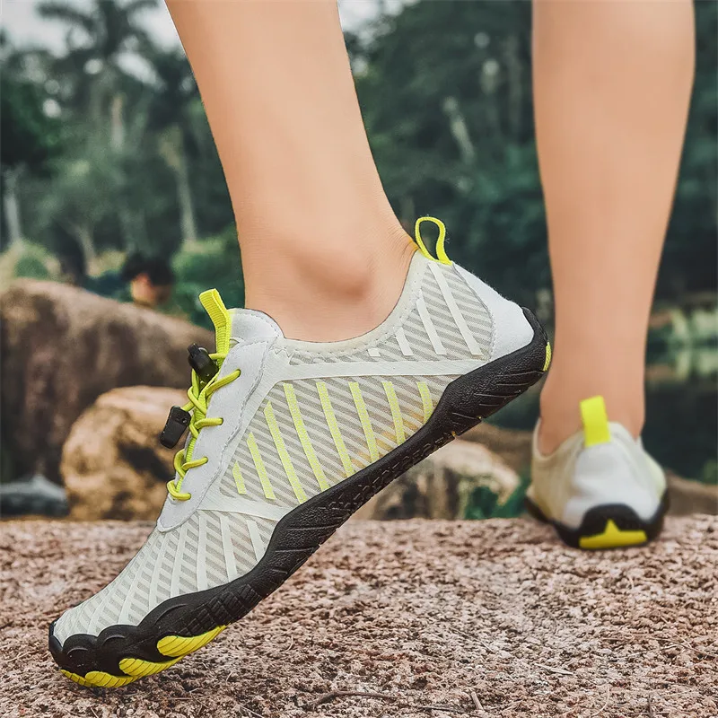 

Canyoning Shoes Men's Lightweight Anti-slip Hollowed-out Outdoor Wading Shoes Mountain Climbing Flat Breathable Hiking Shoes Men