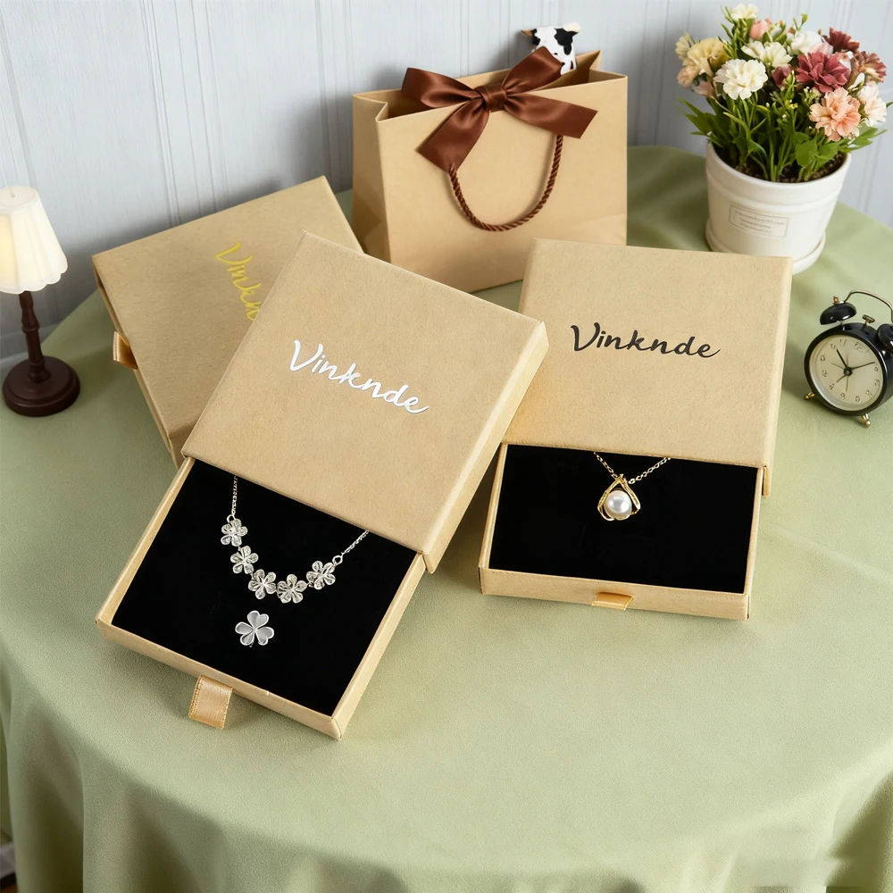 

50 шт./лот, индивидуальный логотип, подарочная упаковка, коробки для хранения, выдвижная бумажная шкатулка для драгоценностей, ожерелье, браслет, кольца, ящик, чехол для ювелирных изделий