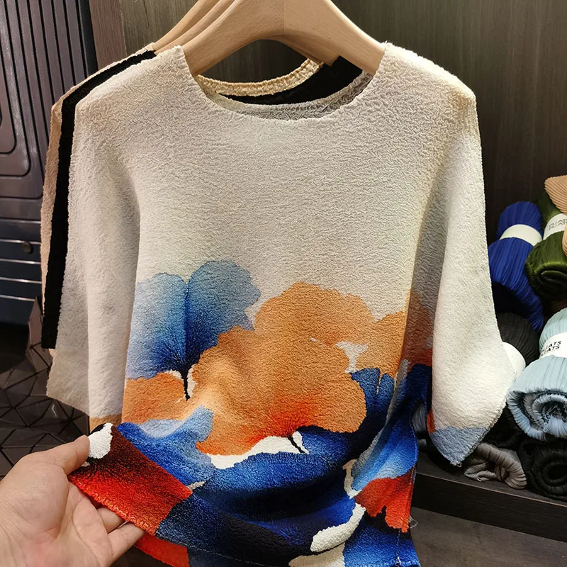 

Miyake Pleated T-shirt 2025 Spring Pleated Print Elegant Atmosphere Round Neck T-shirt Fashion Temperament Short-sleeved Blouse