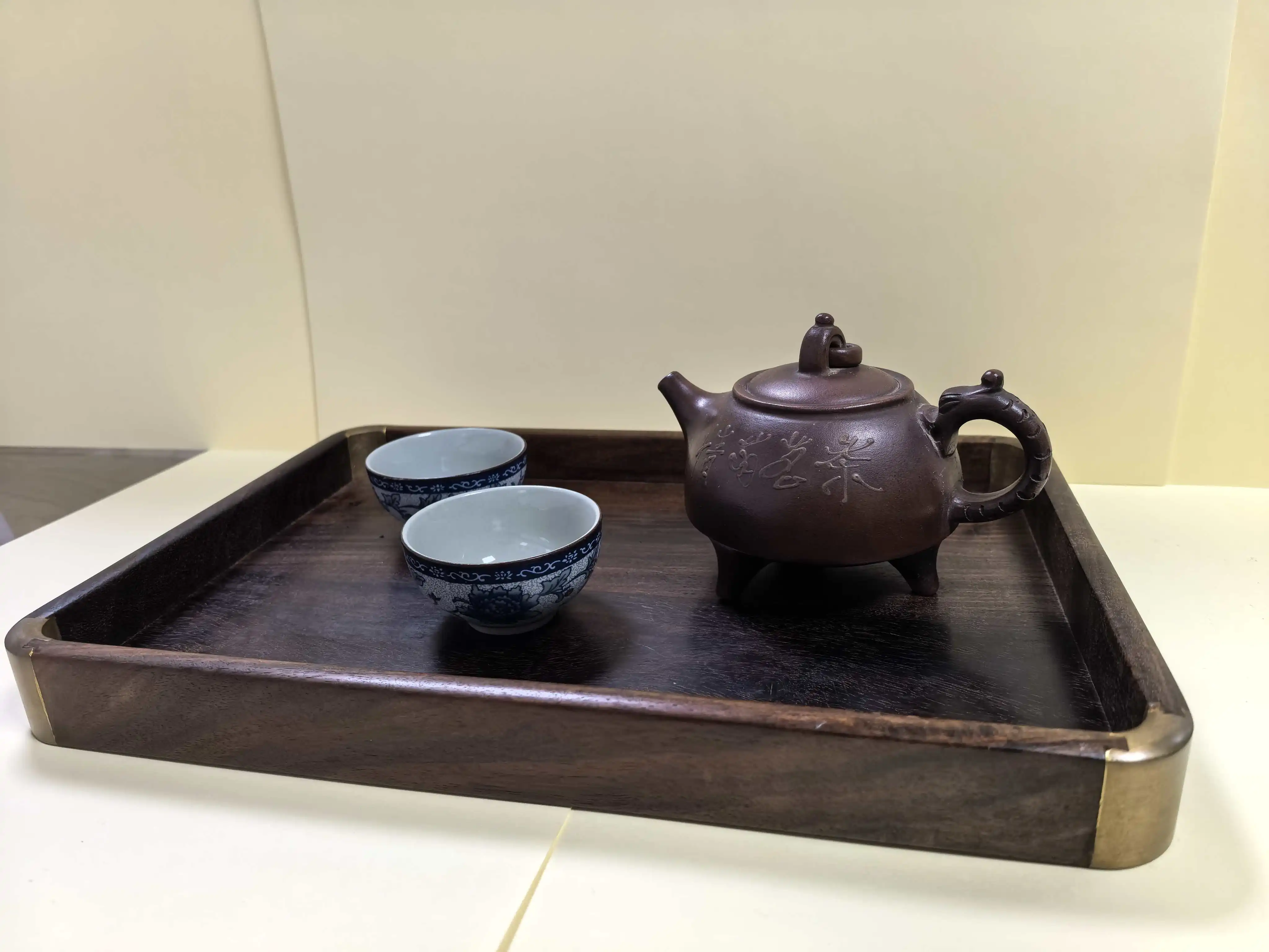 

Redwood copper-rimmed tea tray storage tray, collectible tray, tea set tray