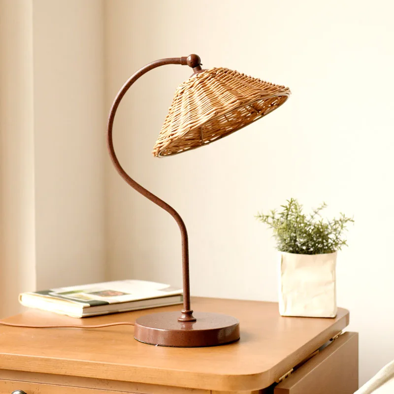 Table lamp retro French rural Nordic ins wind Japanese style art homestay AmericanDecorative desk lamp