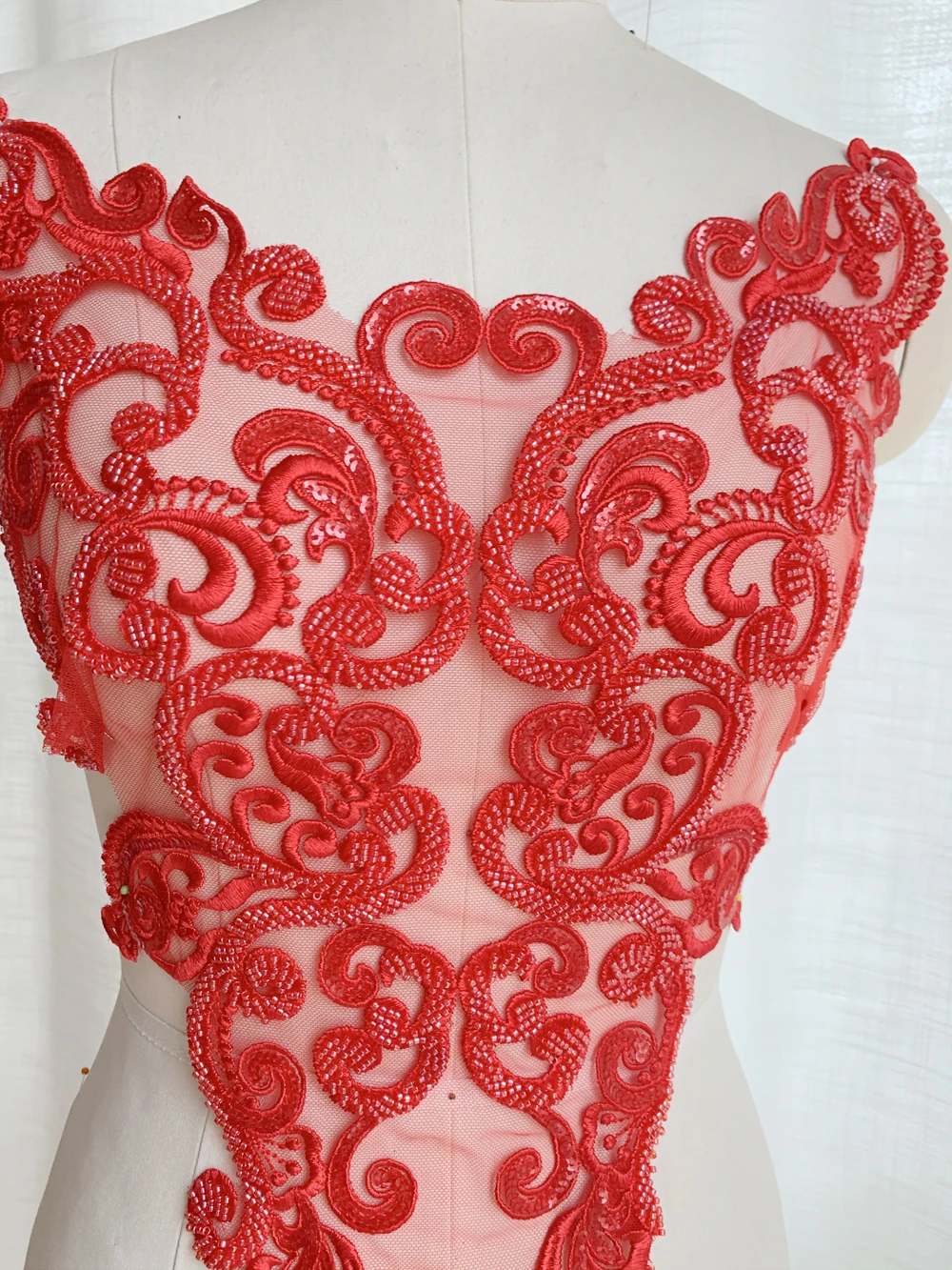 Luxuriöse Stickerei-Spitzenaufkleber mit Blumenmuster, Schwarz, Rot, Elfenbein, Perlenbesetzt, Hochzeitskleid, Modenschau-Dekoration, DIY, RS4171 – Detail 6