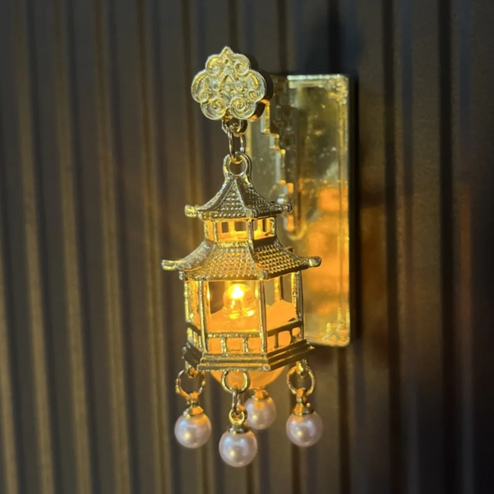 3D Glowing Lantern Fridge Magnet Openwork Design Retro Hanging Lantern Refrigerator Magnet Gold LED Light