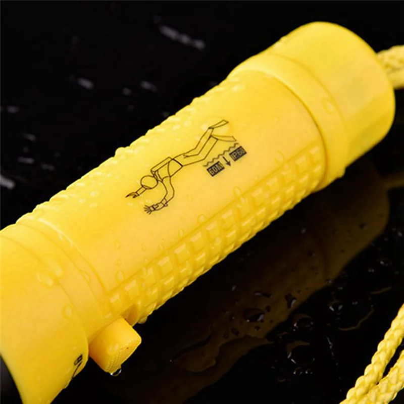 Torcia subacquea 1000LM LED focalizzata a lunga durata impermeabile per immersioni notturne Pesca IPX8 Luce subacquea, luce gialla