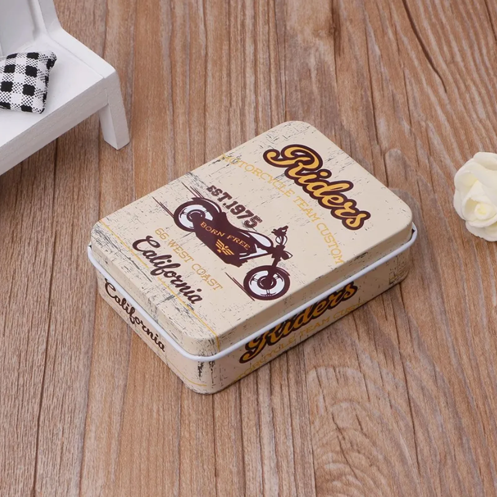 Creative Rectangular Tin Box Cartoon Mini Cards Storage Container Hairpins Jewelry Small Metal Boxes Sealed Durable Portable