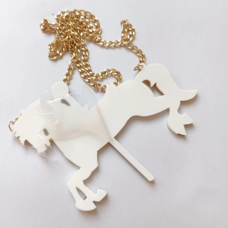 KUGUYS Big Vintage White Carousel Large Pendant Necklace for Women Fashion Acrylic Jewelry Gold Color Link Chain Accessories