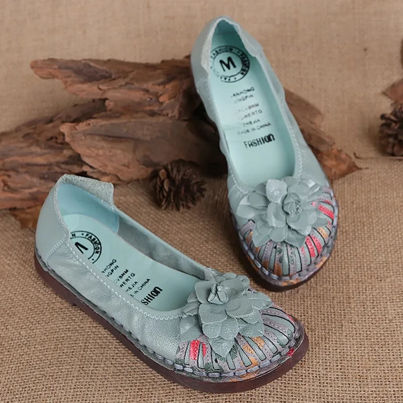 

Handmade Leather Flower Retro Flats Woman Luxury Brand Mom's Soft Wide Flat Moccasins Ladies Autumn Slip-on Loafers