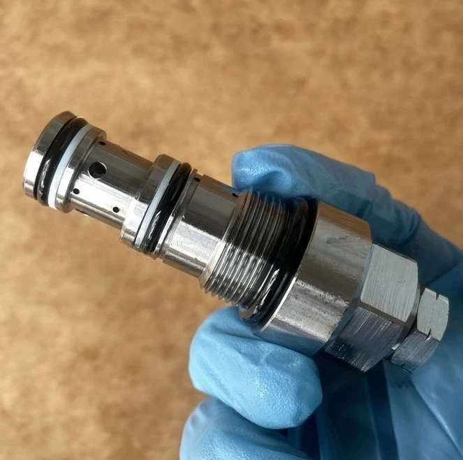 

PC270-7 Excavator, Unloading Relief Valve 723-40-5690 0/56302