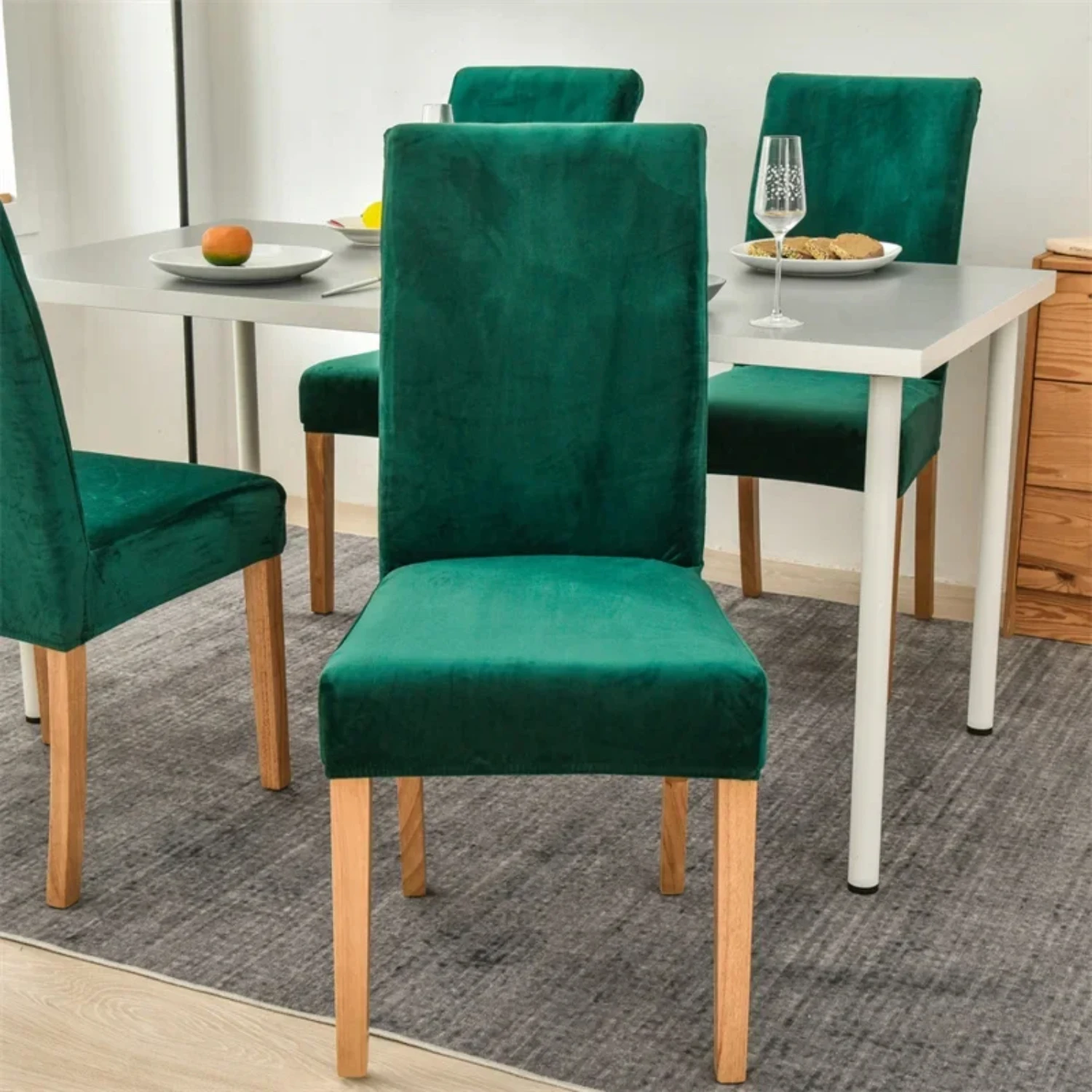 Upgrade Your Dining Experience with this Stretchy Velvet Elastic Spandex Slipcover for Chairs. Transform your dining room with t