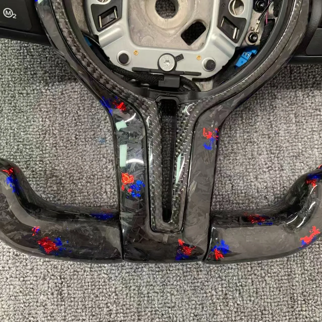 Blauer Geschmiedeter Carbon-Lenkradrahmen für BMW F10 M5 F30 M4 F82 M3 F80 M2 M1 M3 M6 X3m X5m X6m F02 F45 F32 Zubehör – Detail 6