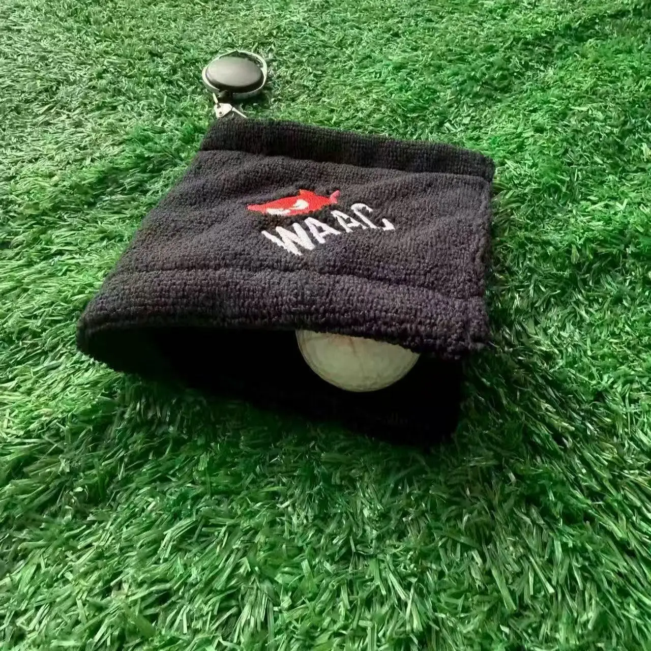 25 منشفة كرة جولف جديدة مطرزة بطباعة وحش مع خطاف قابل للسحب - أداة تنظيف المناشف والنادي #1