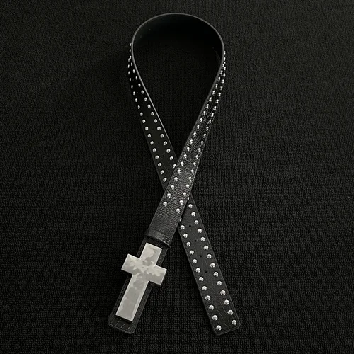 Imagen 2 del producto Cinturón cruzado de metal con tachuelas y estampado craquelado, un accesorio de traje subcultural gótico punk oscuro