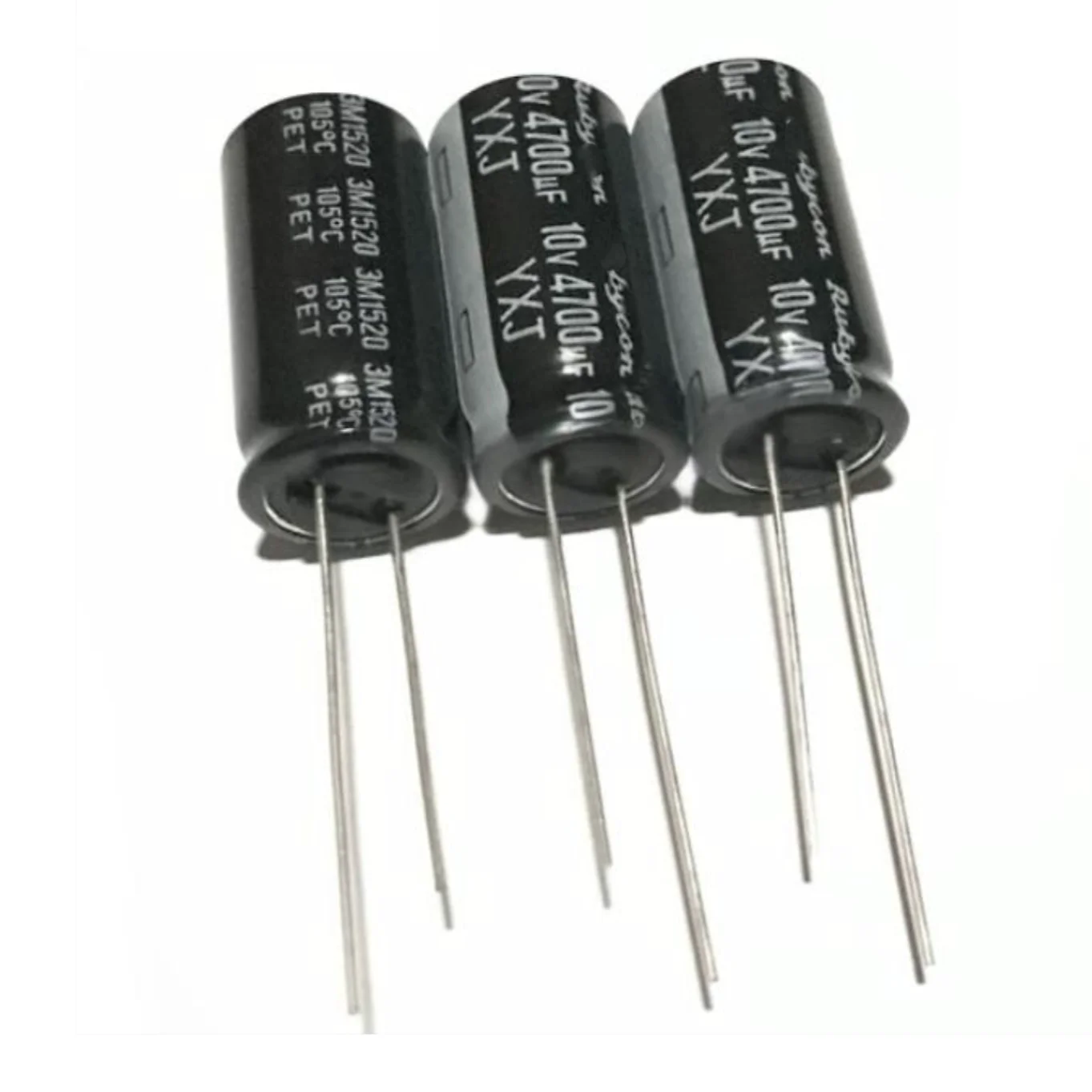 10 فولت YXJ 105 ° C حياة طويلة 10 فولت 220 فائق التوهج 330μF 470 فائق التوهج 1000 فائق التوهج 2200μF 3300μF 4700 فائق التوهج الأصلي شعاعي الرصاص الألومنيوم المكثفات الكهربائية