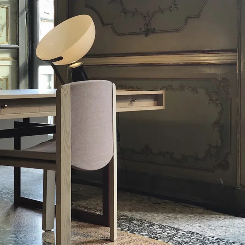 Artistic Creative Desktop Lamp Designer Sample Room Villa Display Cabinet Minimalist Postmodern Table Lamp