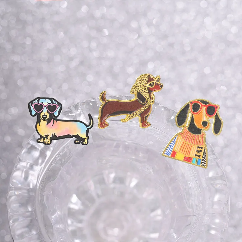 Niedlicher, stilvoller Dackel mit Sonnenbrille, Emaille-Anstecker, Brosche für Tierliebhaber, zur Dekoration von Rucksäcken und Jacken, als Geschenk. – Detail 6