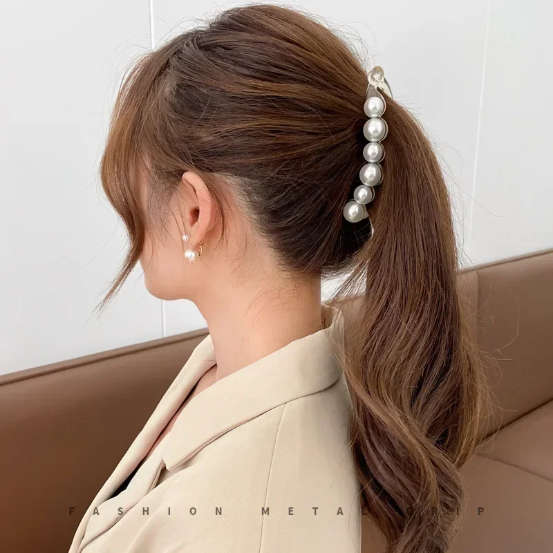 Pearl Banana Hair Clip Headdress Ins Pearl Banana Clip Vertical Clip Twist Ponytail Holder Hairpin Women Girls Hair Accessories