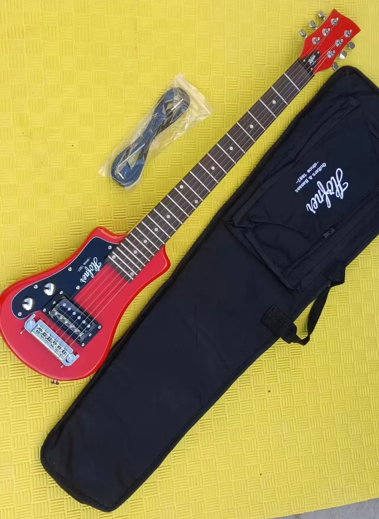 Creative Portable Small Left Handed Electric Guitar Travel Practice Professional String Musical Instrument Mini Children Guitar