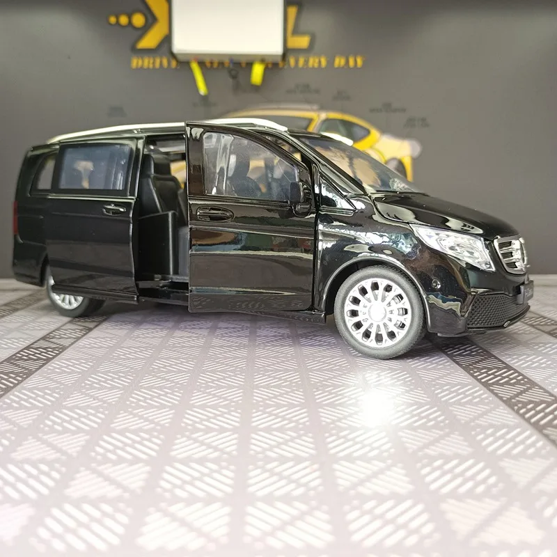 

1:24 V260L MPV Модель автомобиля из сплава, литье под давлением, звуковая и световая игрушка, детская коллекция подарков на день рождения