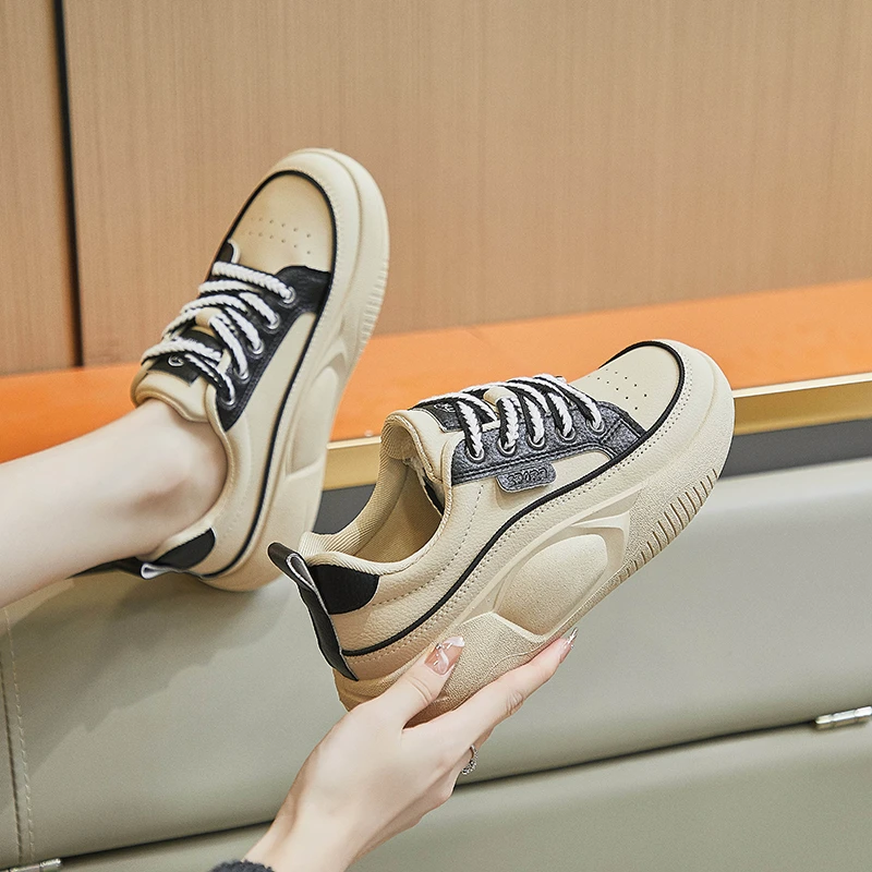 Women Shoes Fashion Casual Flats Vulcanize Shoes Ladies Outdoor Walking Sneakers Women Comfortable Classical Shoes Black White