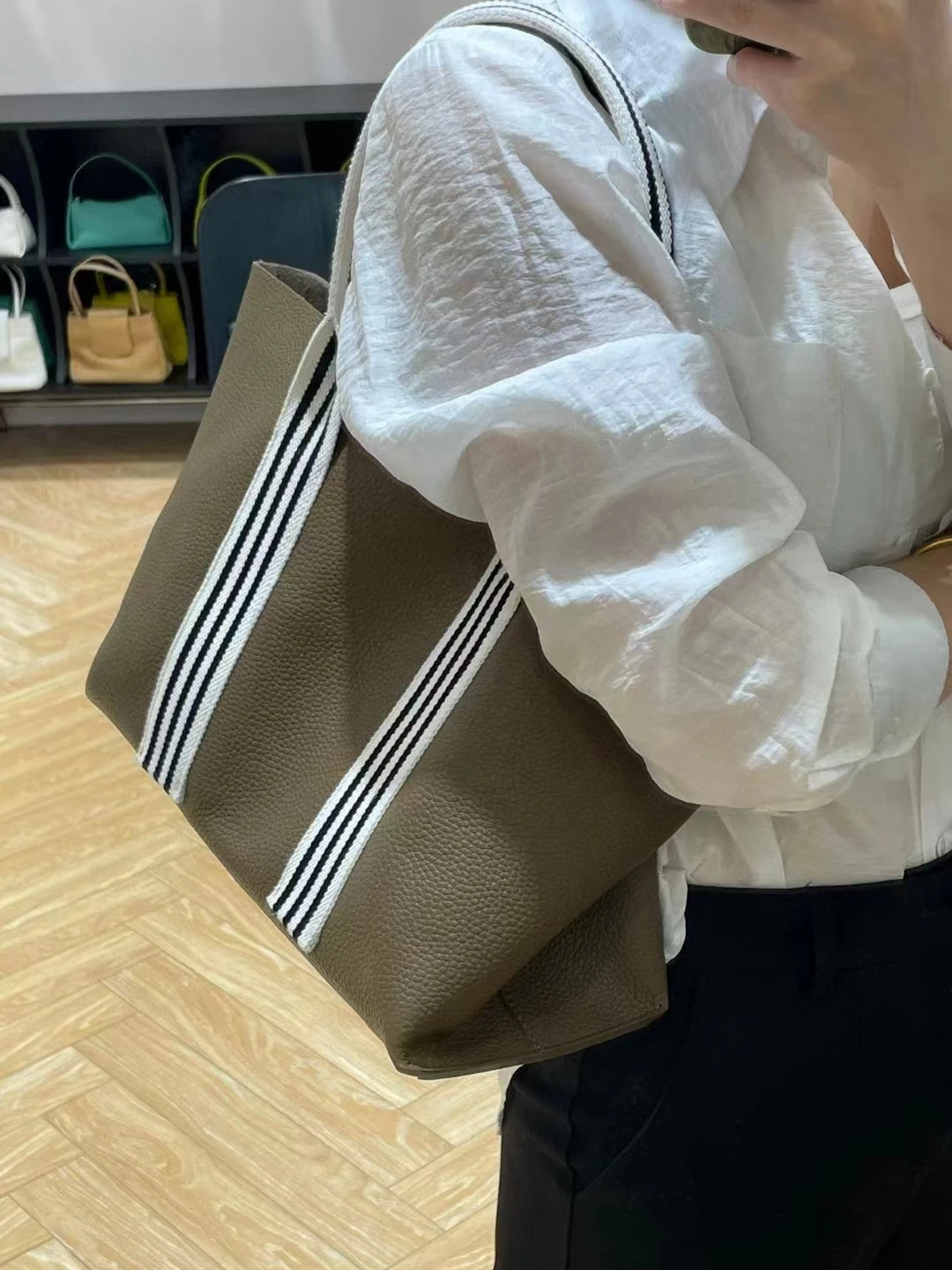 New Design Simple and Fashionable Handbag Large Capacity Casual Retro Shoulder Bag Top Layer Cowhide Tote Bag