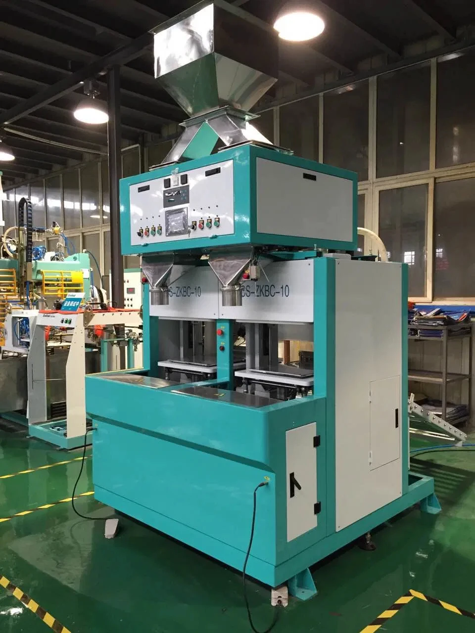 Electric Semi-Automatic High-Efficiency Vacuum Packing Machine Rice Grains Chemical Pillow Shape Two-Sided