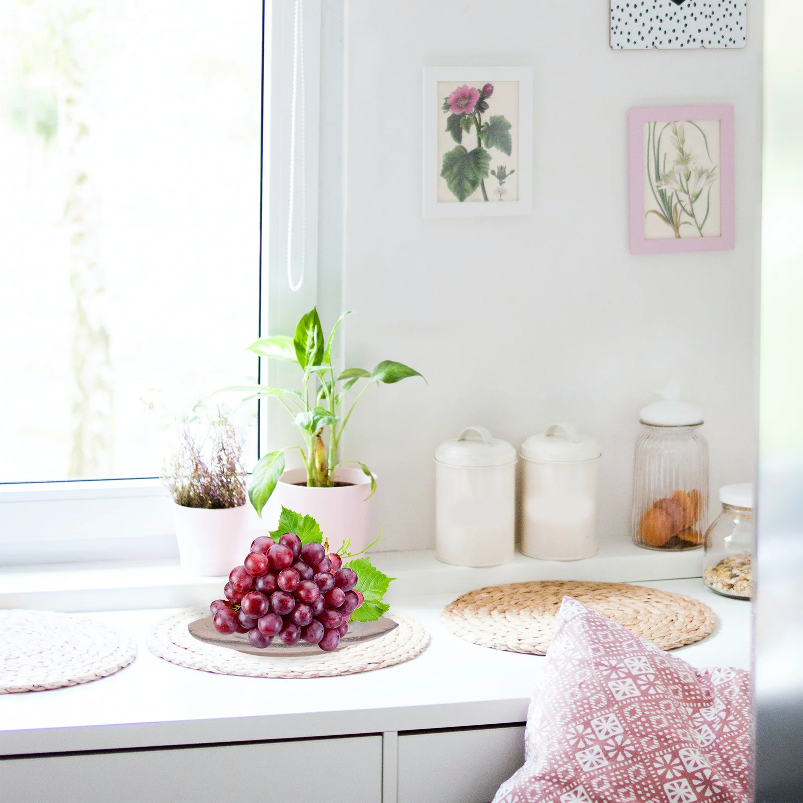 

Lotus Shape Ceramic Serving Plate Creative Snack Plate Food Tray Decorative Dish for Banquet Dinner Serving Dishes