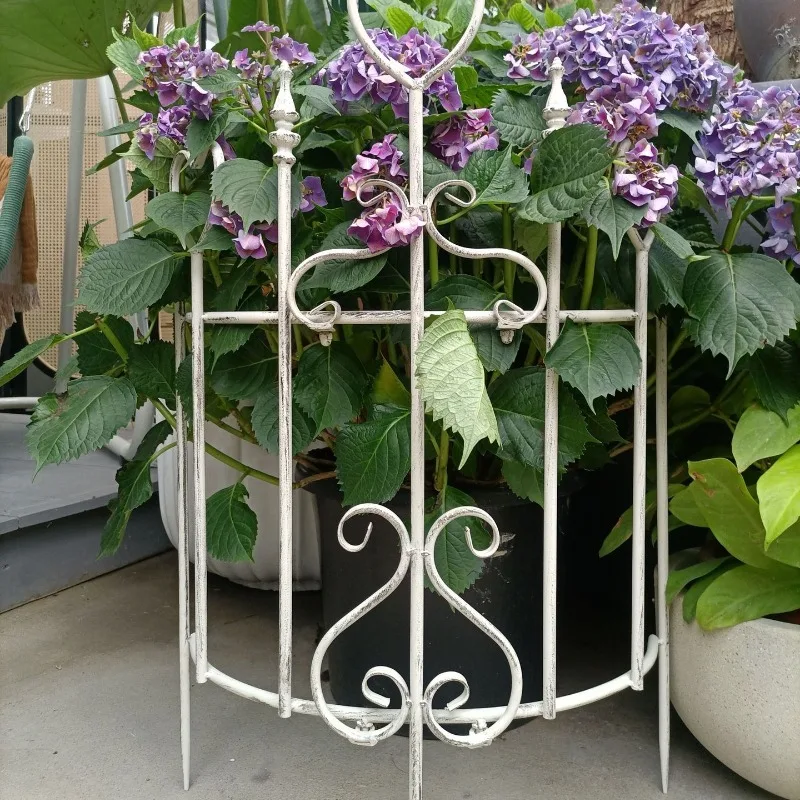 Vintage เก่าครึ่งวงกลมรั้วหัวใจชนบทเหล็กปีนเขากรอบสําหรับ Garden Cottage Plant สนับสนุนทนทานรั้วตกแต่ง