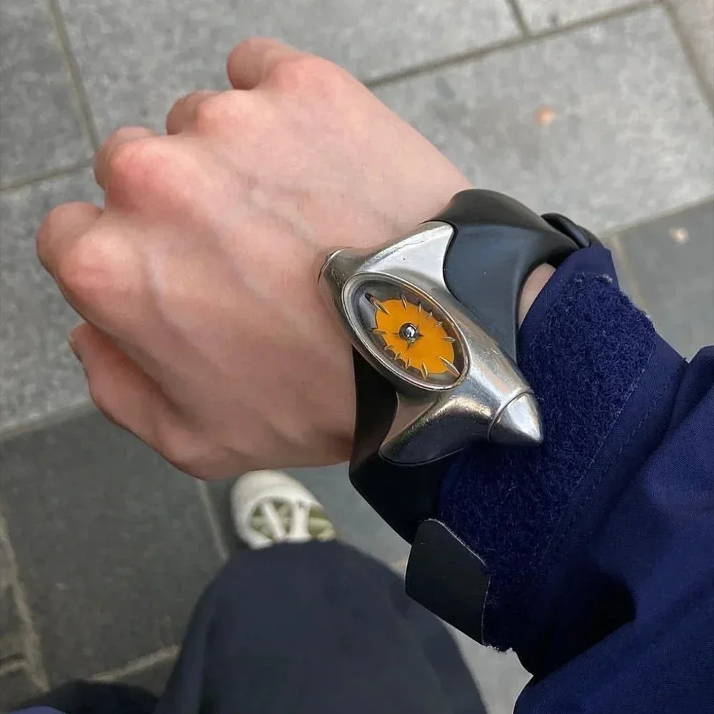 Orologio Alien in rovere raro stile Instagram da uomo alla moda, Design unico, accessori alla moda, orologio in edizione limitata