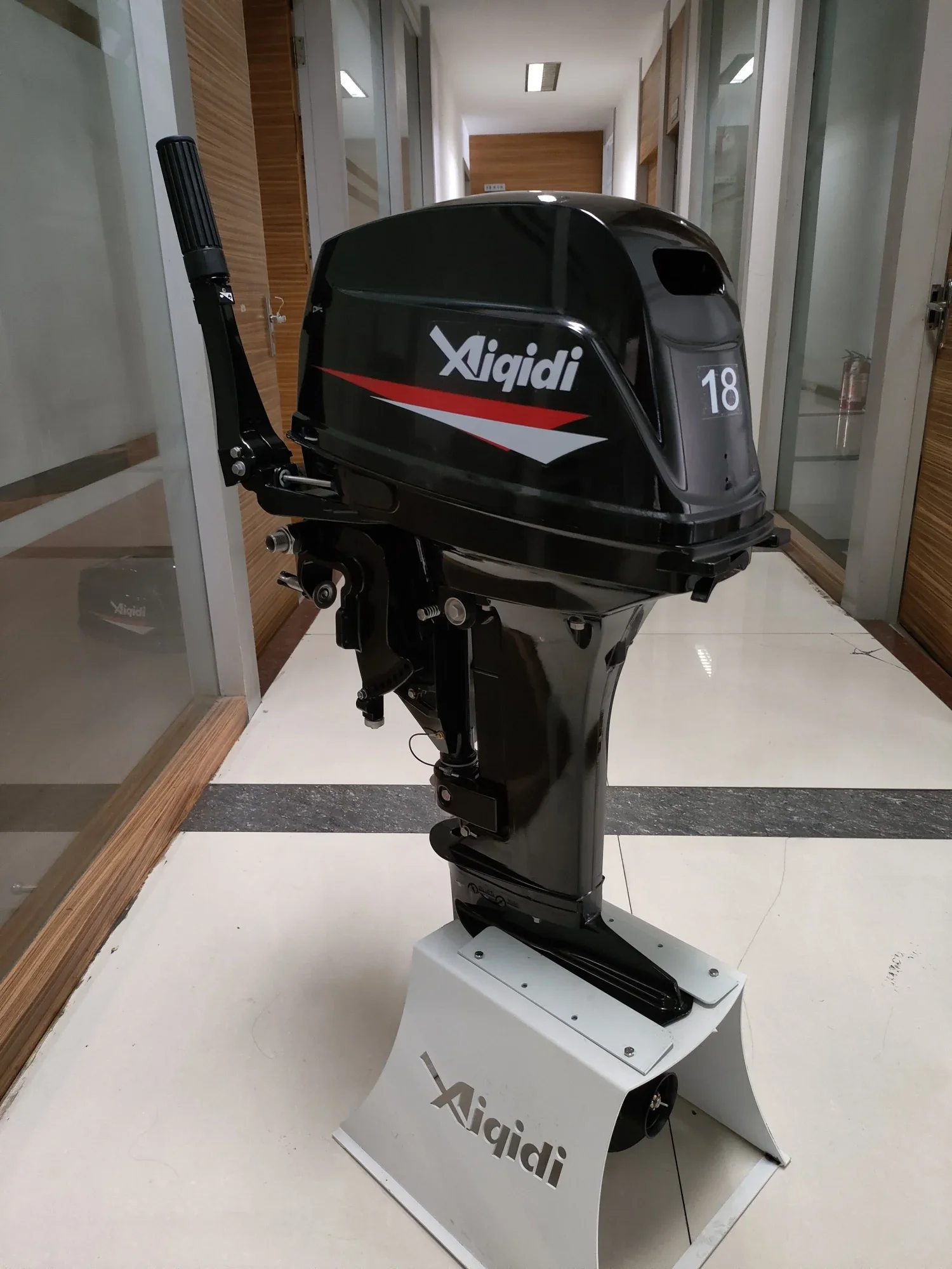 Outboard Motor AIQIDI 18HP 2-Stroke Water Cooling Tilt Handle 326cc 13.2KW Engine Outboard