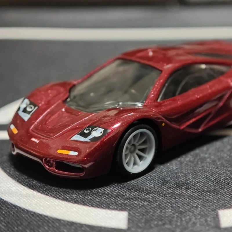 

Genuine HotWheels Automotive Culture Porsche Nissan ZSpeed Tile Can Silhouette Set Iron Bottom Rubber Tire Alloy Car Model FPY86