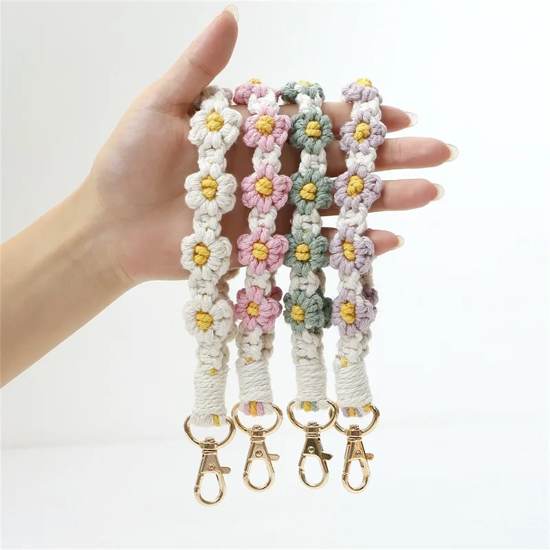 Daisy Flower Key Chain Bag Pendant Women Handwoven Wrist Lanyard Bracelet With Keychain Bohemian Knitted Wristlet Key Ring Charm