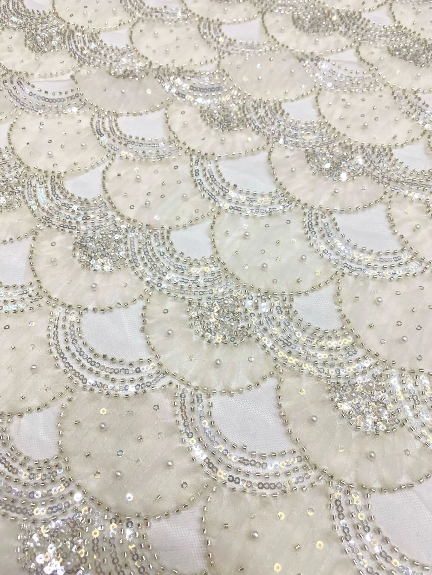 

Luxurious 3D fan-shaped mesh fabric with ribbon bead tubes and sequin embroidery for wedding dresses party dress beaded fabric