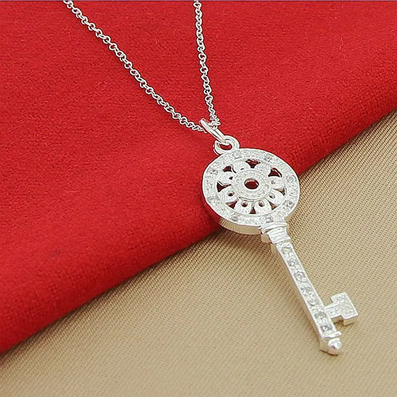 

Fashion 925 Sterling Silver Necklace With Round Key Inlaid Zircon Pendant, Suitable For Men And Women To Wear Daily