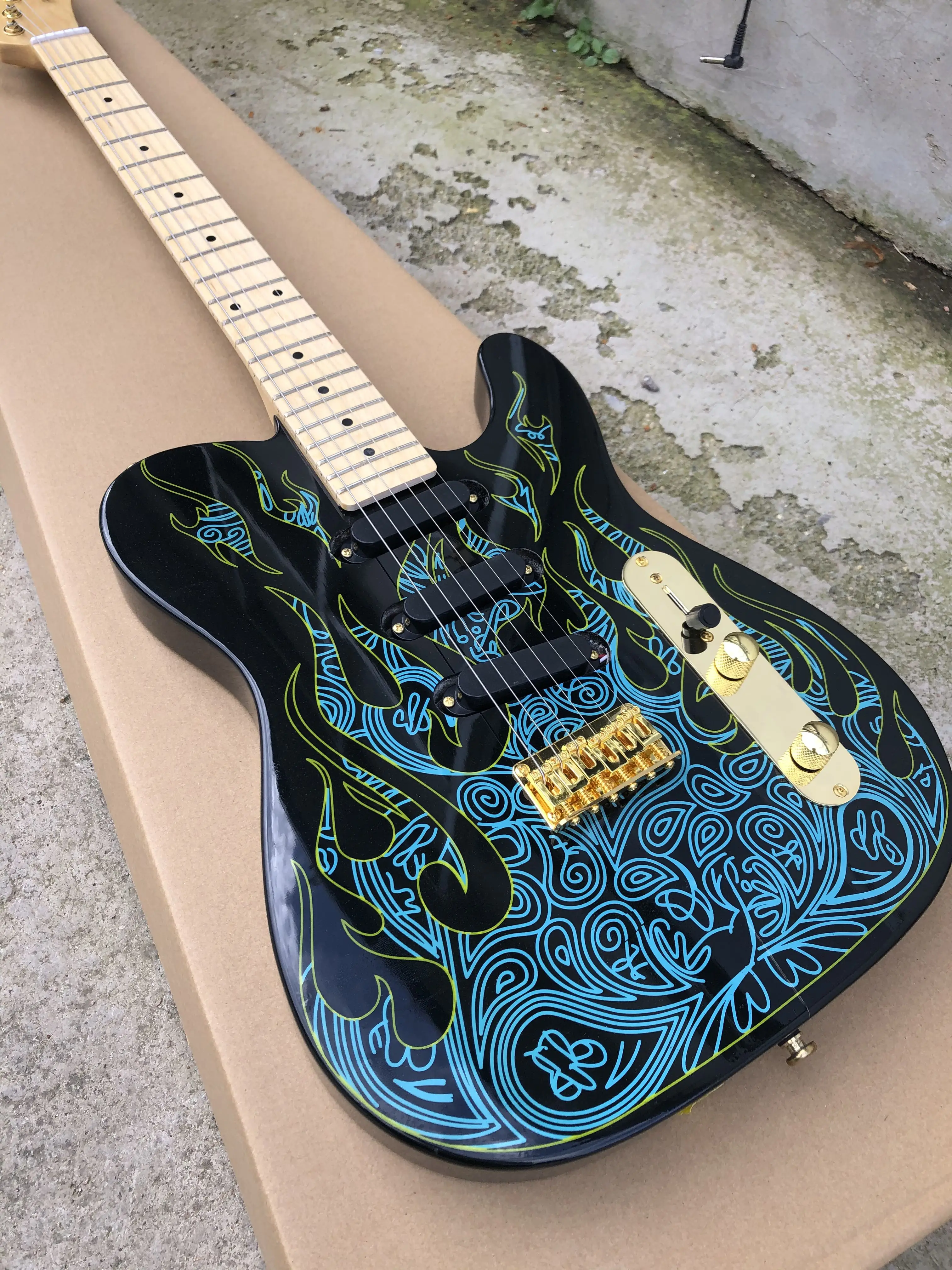 

high quality guitar electric in stock blue Flame Gold Hardware 3S pickup Maple fingerboard basswood body 6 strings 22 frets