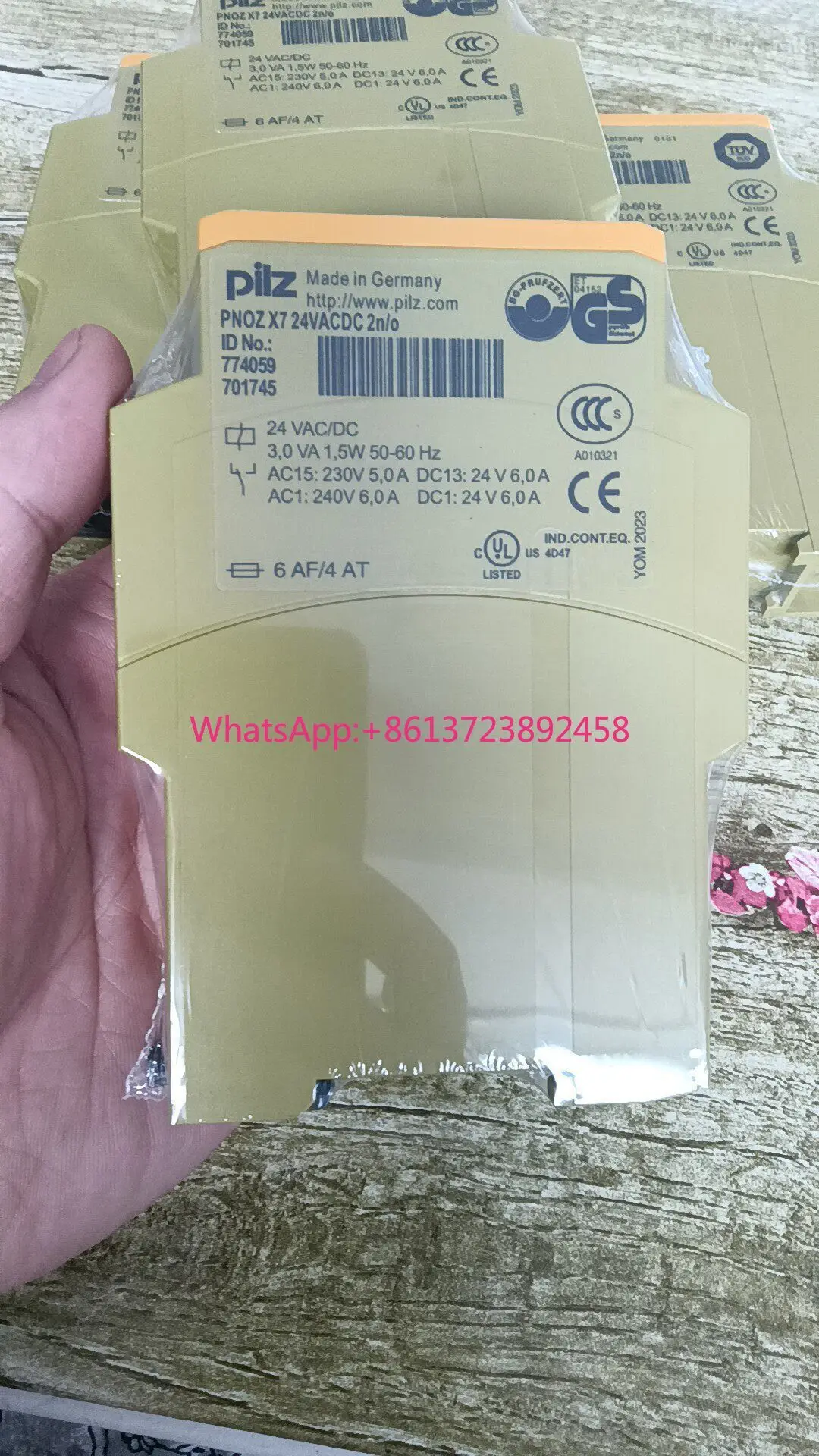 Pilz X7 774059 safety relay Germany in stock