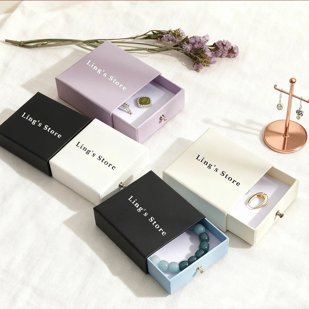 

Персонализированная бумажная коробка для заклепок для ювелирных изделий с белой губкой 9x9x3,5 см, бумажный футляр для колец, серег, шпилек, браслета, ожерелья, органайзера