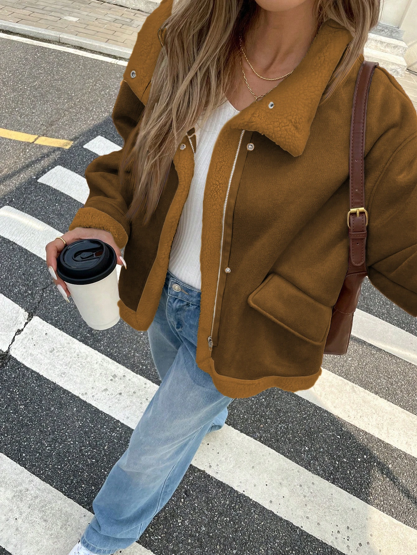 

“Women's Oversized Faux Shearling Lined Jacket - Taupe Brown, Large Pockets, Thick & Warm Daily Casual Top for Autumn Winter”