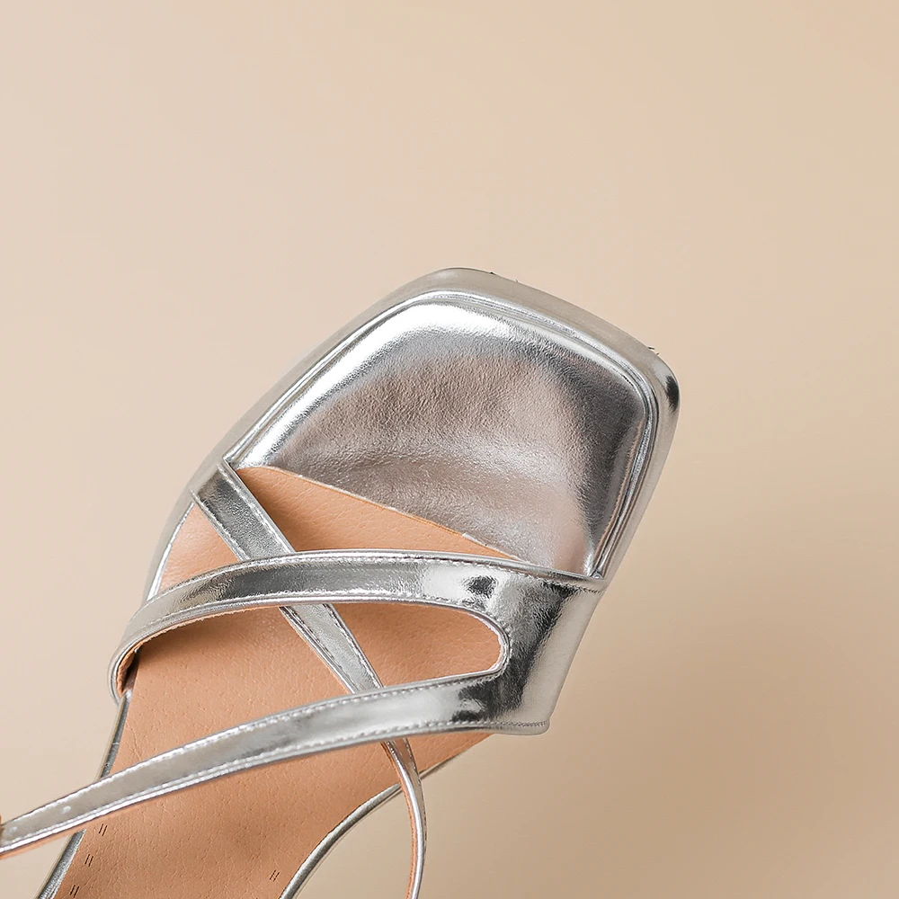 2025 الصيف مريحة الذهب والفضة المرأة صندل كاجوال موضة ساحة تو عالية الكعب أحذية منصة سيدة حجم كبير 42 46