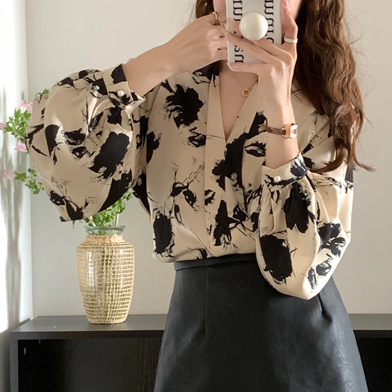 

Elegant Office Lady Tops Loose Women Clothes Autumn Long Lantern Sleeve V-neck Tops Vintage Ink Painted Shirt Satin Blouse 28999