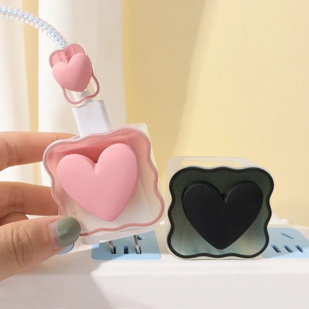 3D Gradient Color Mobile Phone Charger Protective Case Cable Winder Cute Heart Shaped Charger Head Protector for Apple 18/20W