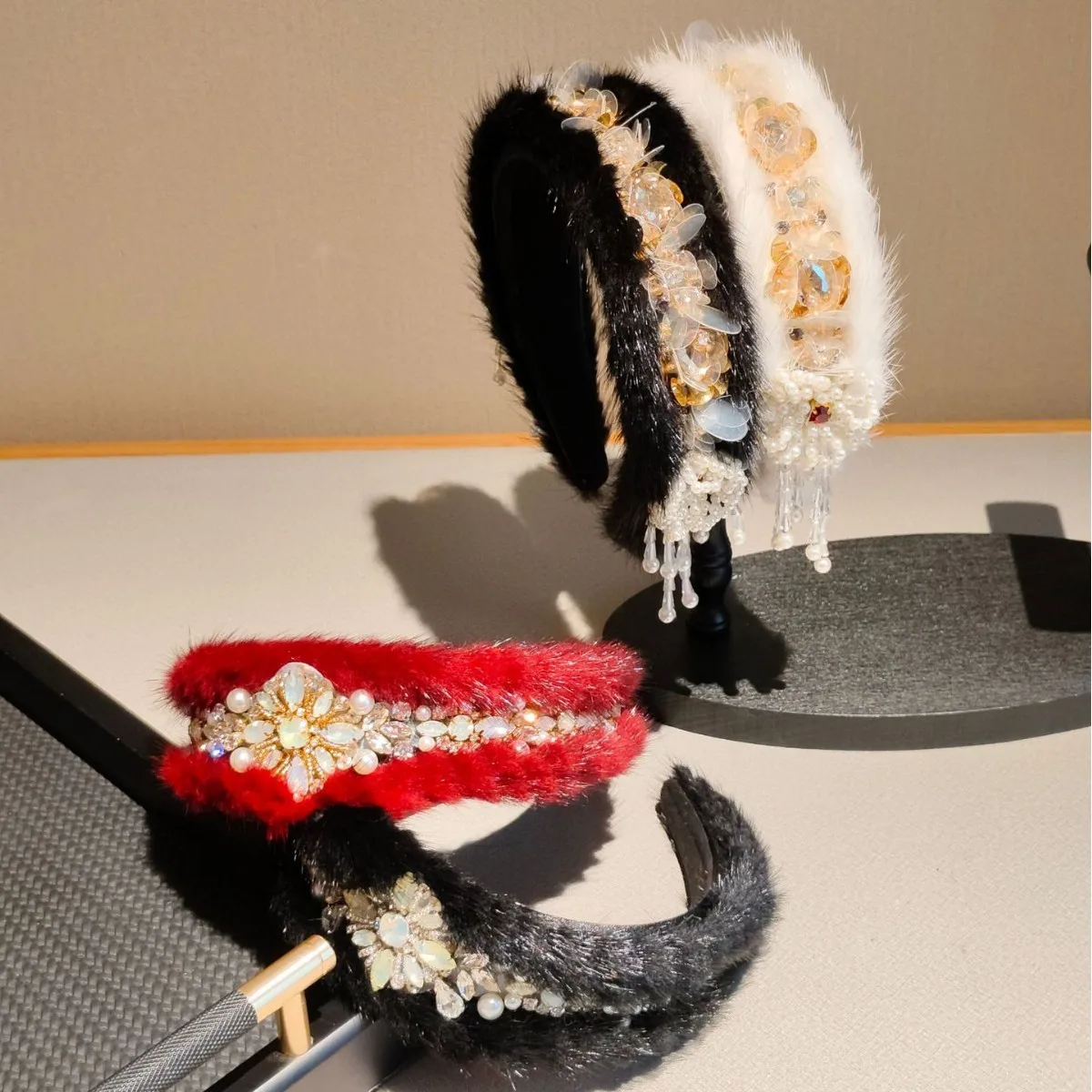 

Autumn and Winter Luxurious Mink Fur Warm High-end Rhinestone Headband Thickened Plush Hair Accessory