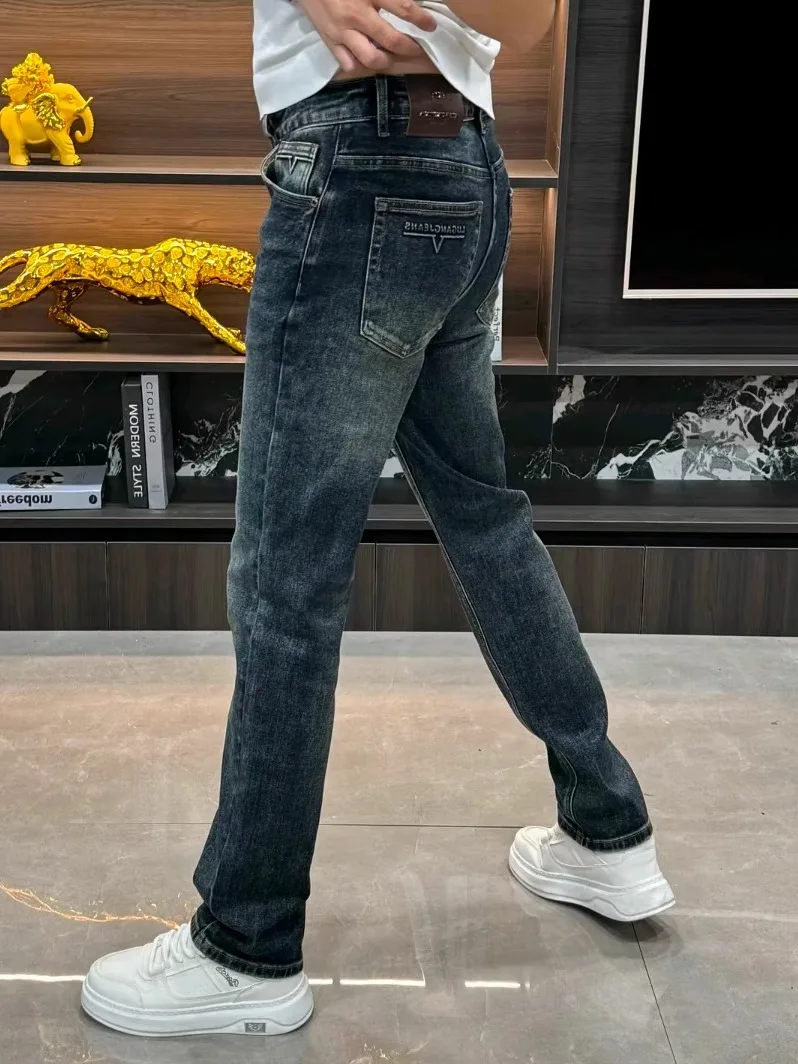 

Высококачественные модные мужские джинсы: новинка осенне-зимнего сезона, универсальные, повседневные, прямого кроя, сидят идеально.