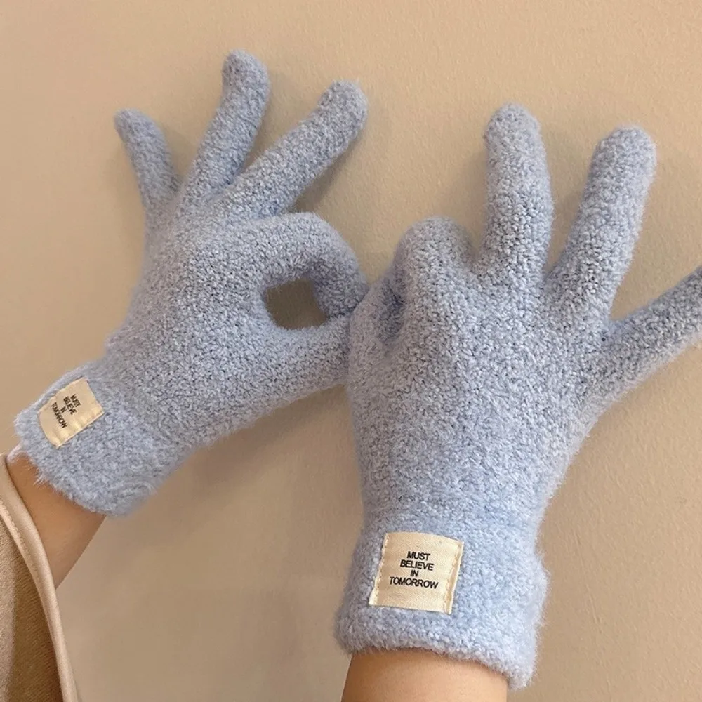 قفازات محبوكة سميكة عصرية للحماية من البرد، قفازات شتوية بلون سادة، قفازات مقاومة للبرودة للنساء